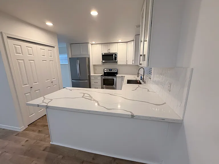 3430 S 283rd Ln — Photo 3