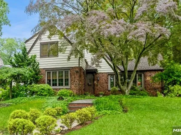 261 Kenilworth Rd, Ridgewood, NJ 07450