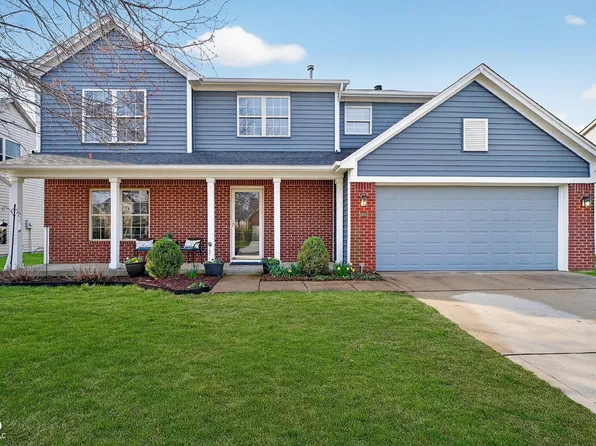 10552 Greenway Dr, Fishers, IN 46037