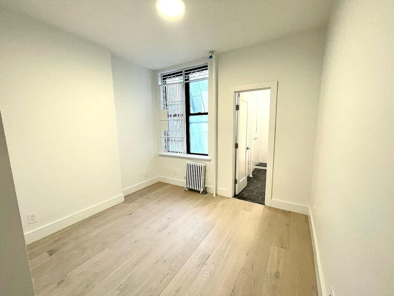 233 East 5th Street — Photo 4