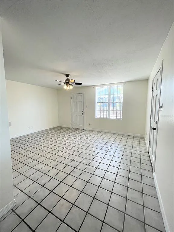 1 bed, 1.0 bath, 500 sqft, $900 — Photo 2