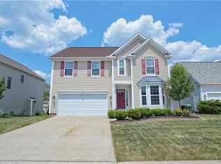 28975 S Village Ln, Glenwillow, OH 44139