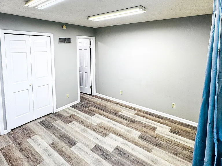 225 W Jefferson St #5 — Photo 5