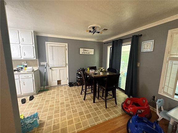 5th image of 159 Longview Rd