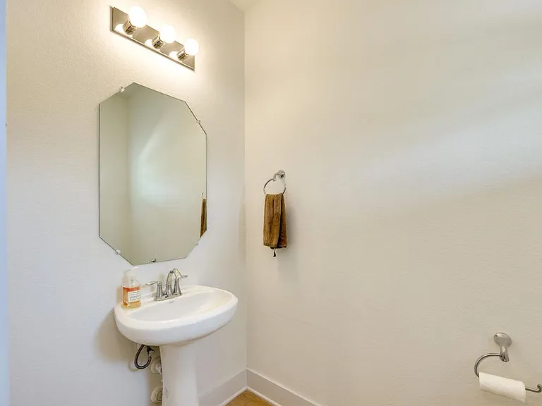 8801 Looksee Ln — Photo 17