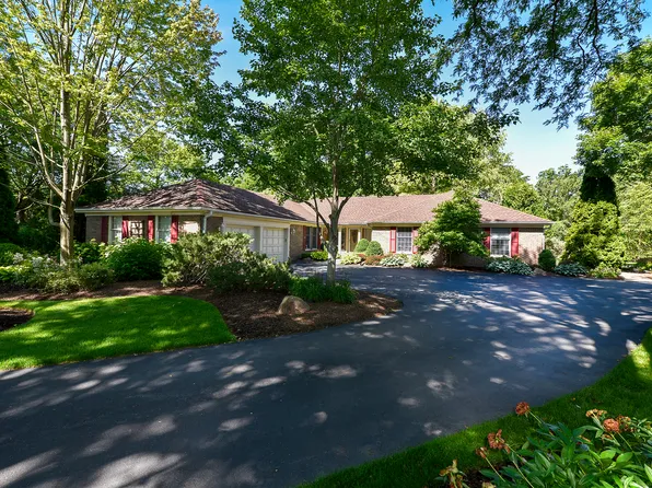 594 Scots Ct, Inverness, IL 60067