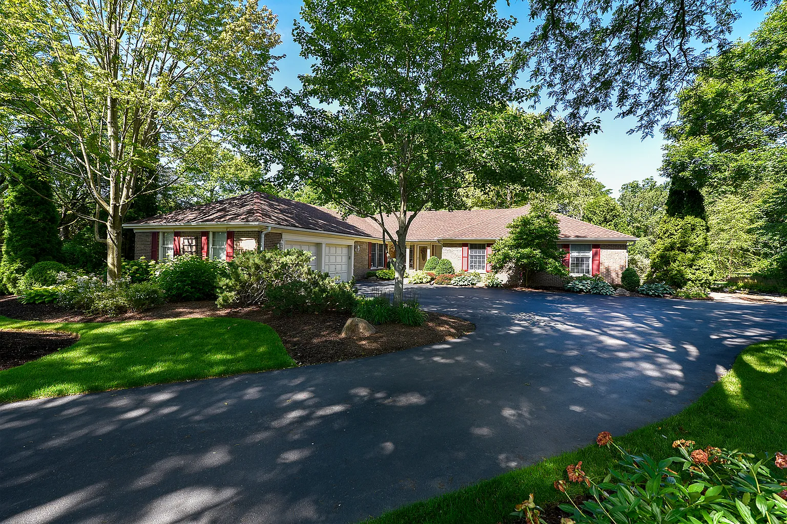 594 Scots Ct photo 1