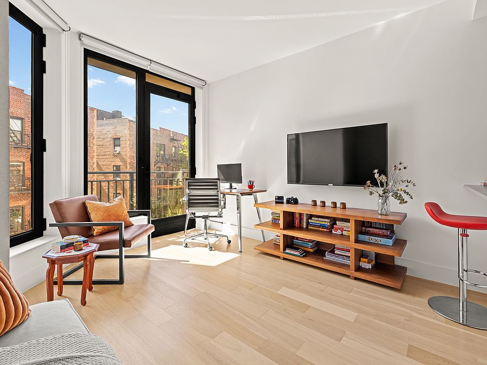 1st image of 111 Montgomery St #6N