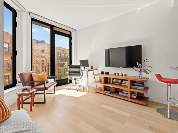 111 Montgomery Street image 1 of 12
