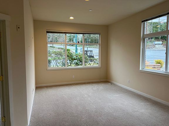 3rd image of 1400 Huckleberry Cir #1606