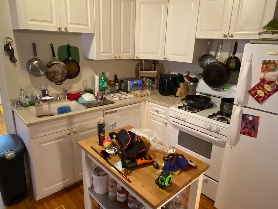 1st image of 3155 Ellwood Ave APT D