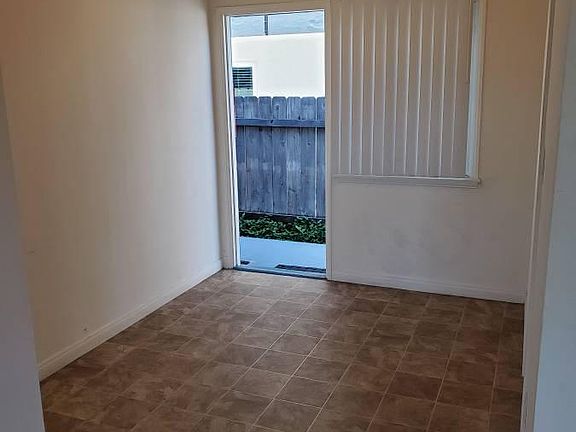 5th image of 855 Emerald St #855