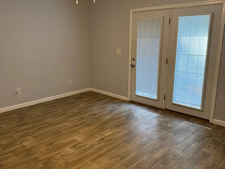 3219 Doctors Lake Dr — Photo 4