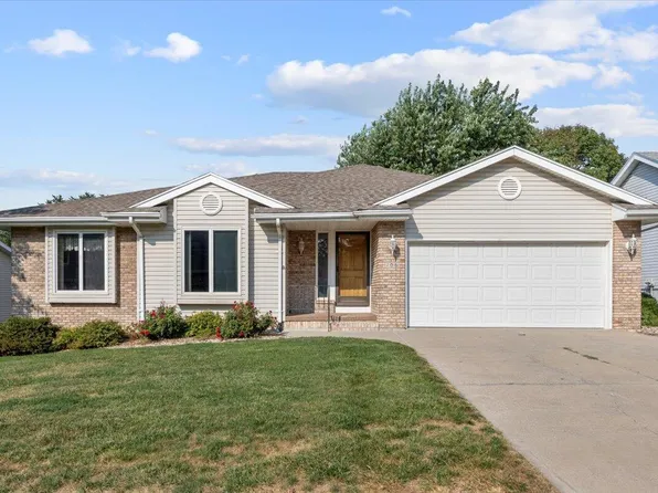 106 Woodbury Cir, Council Bluffs, IA 51503