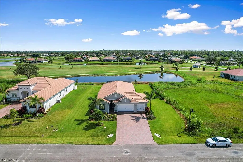 3 bed, 4.0 bath, 2246 sqft, $5,750 — Photo 4