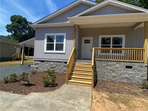 611 Kendall St, Eden, NC 27288