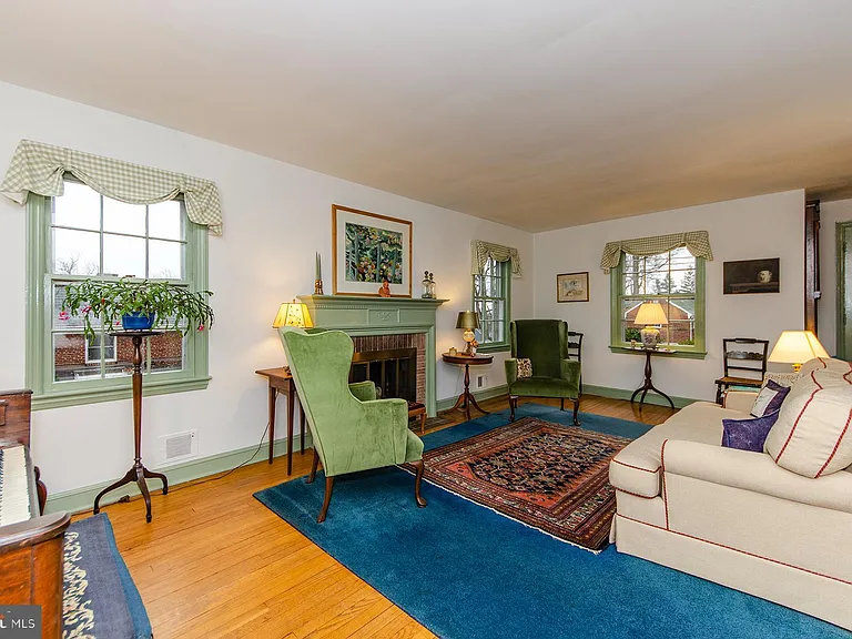 1308 Tracy Pl — Photo 17