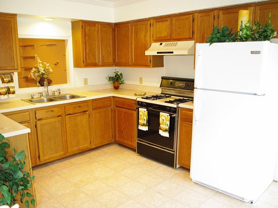 2nd image of 260 Beechtree Dr