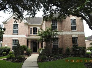 3817 Houston Lake Dr, Pearland, TX 77581