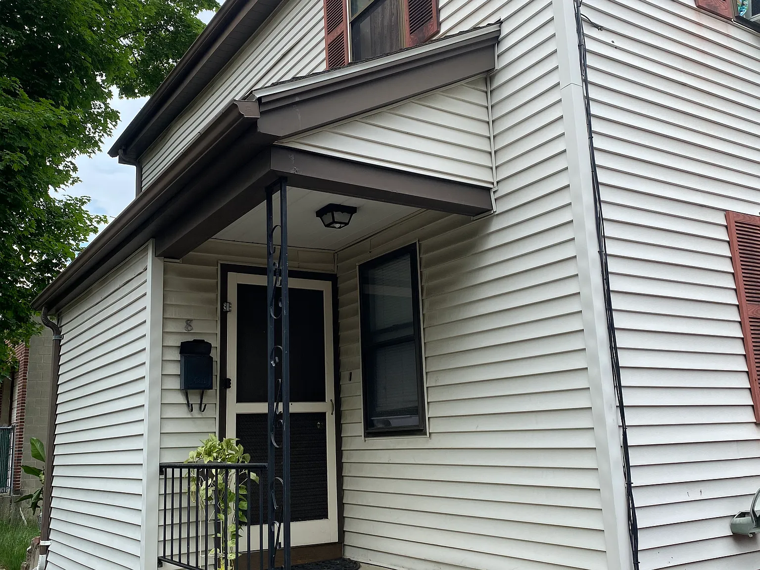8 Adams Ter — Photo 1