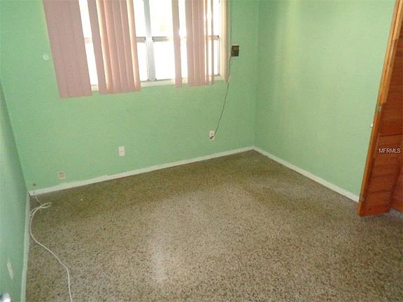5th image of 1715 Carnegie Cir