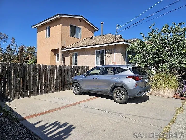 4076 Manzanita Dr — Photo 21