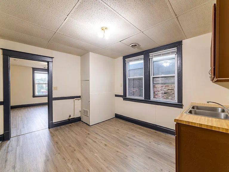 1612 Broadway St #4 — Photo 14