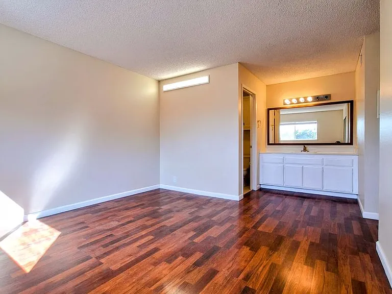 247 N Capitol Ave #243-7 — Photo 6