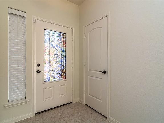 4th image of 409 Winchester Dr