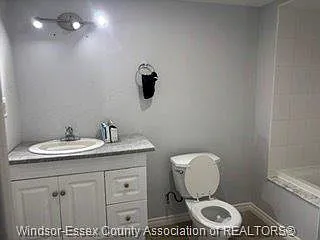 3331 Maisonneuve Ave #LOWER — Photo 16