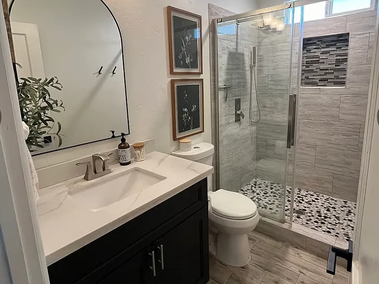 1832 E Crittenden Ln — Photo 10