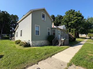51 W Oak St, Institute, WI 54235