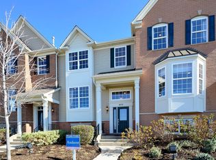 403 Town Center Blvd, Gilberts, IL 60136