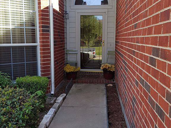 2nd image of 7436 Maroon Dr