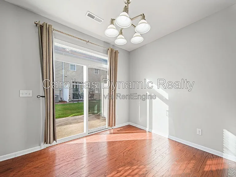 5470 Allison Ln — Photo 11
