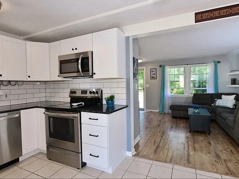 4 George St #3 — Photo 9