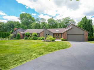 18050 Millar Rd, Clinton Township, MI 48036
