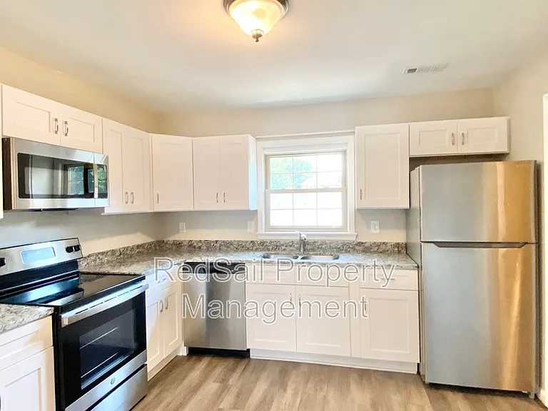 398 Circuit Ln #E — Photo 2