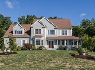 32 Vernon Darrah Rd, North Attleboro, MA 02760