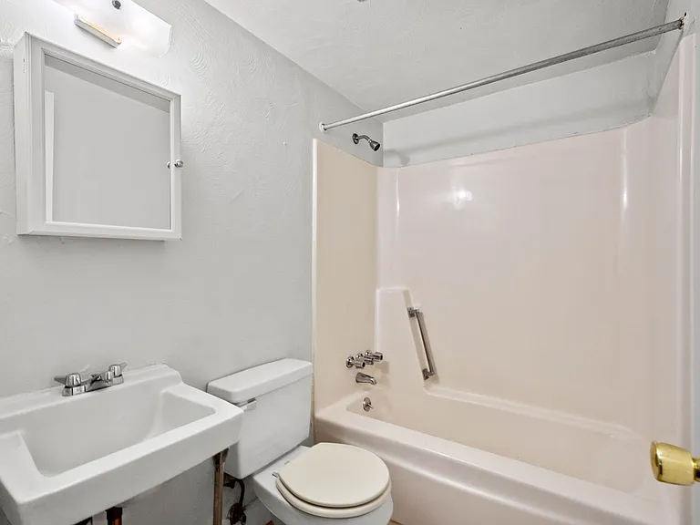 Baldwin Cathell Townhouses — Photo 41