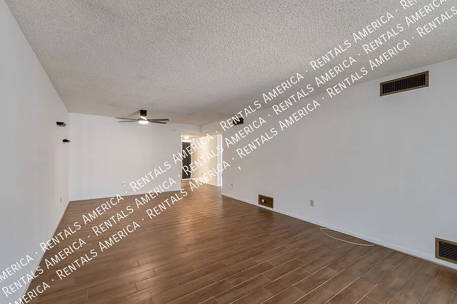 Single story townhome 2 bed 2 bath — Photo 3