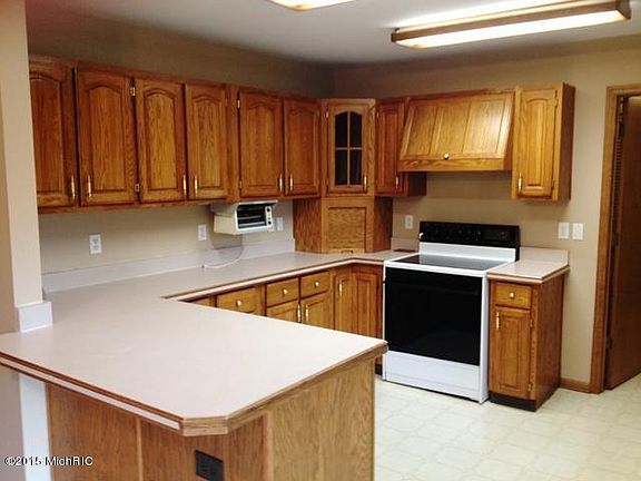4th image of 4500 Frost Ave NE