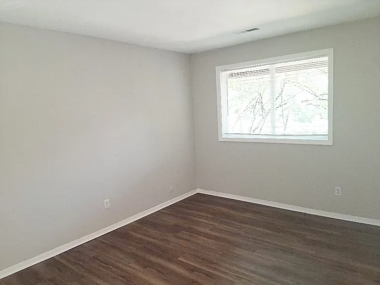 1514 N Pierson Ave — Photo 5
