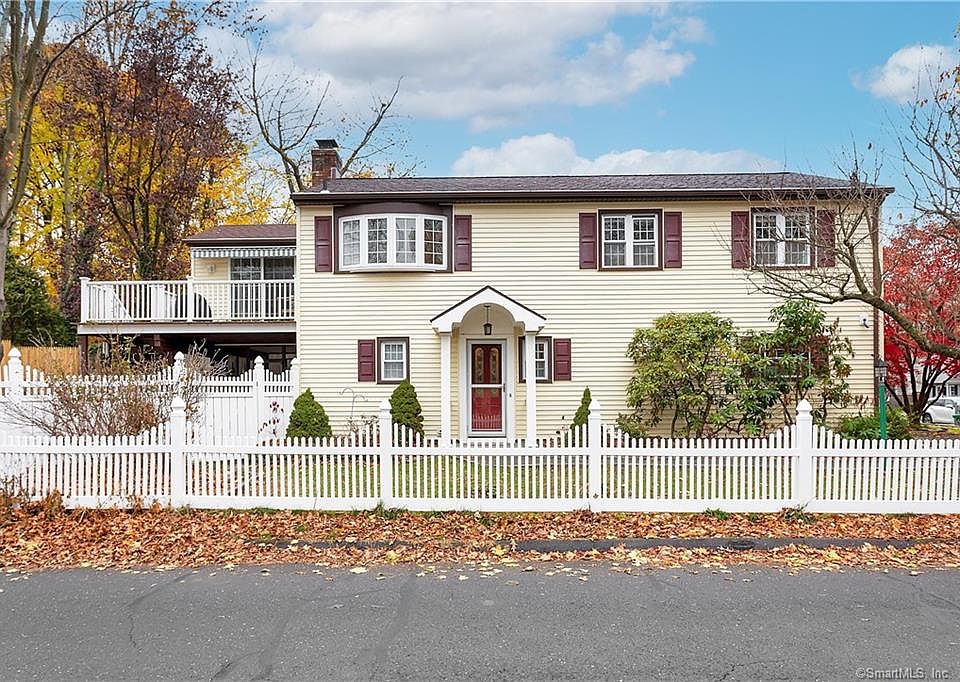 1st image of 9 Woodbine St