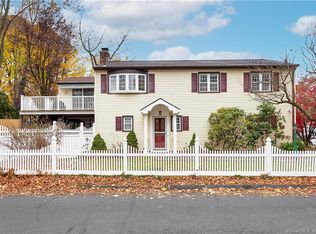 9 Woodbine St, Norwalk, CT 06853