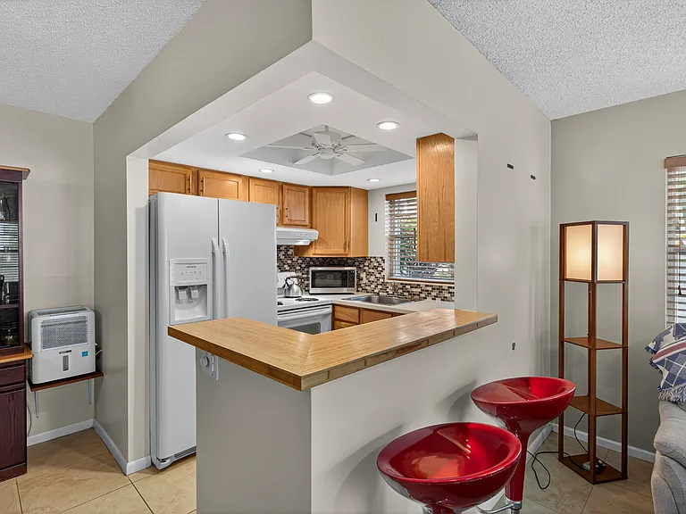 125 Newport Ct #I — Photo 15