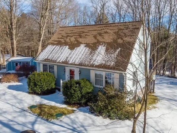 107 Wallace Rd, Sturbridge, MA 01566