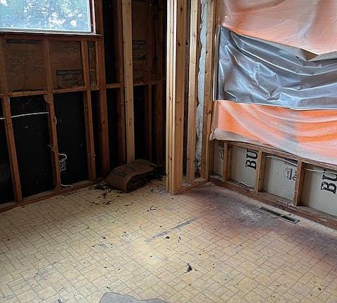 2nd image of 9607 Reavis Rd