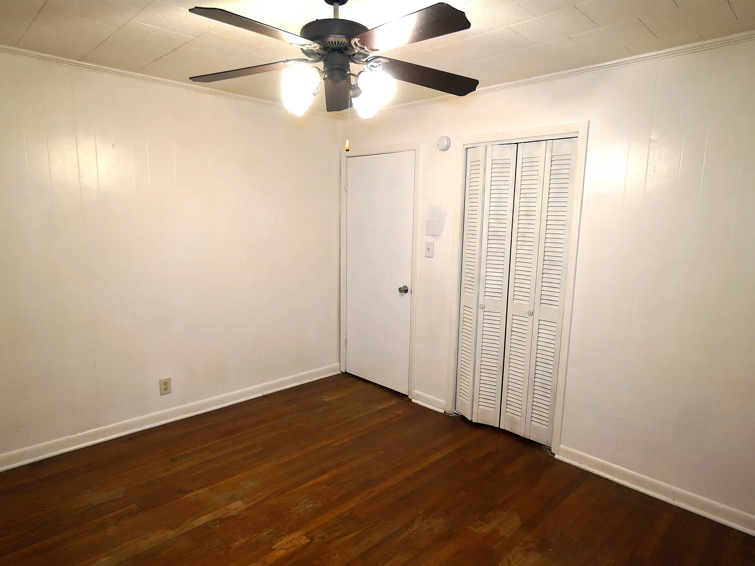 3 bed, 1300 sqft, $1,000 — Photo 4