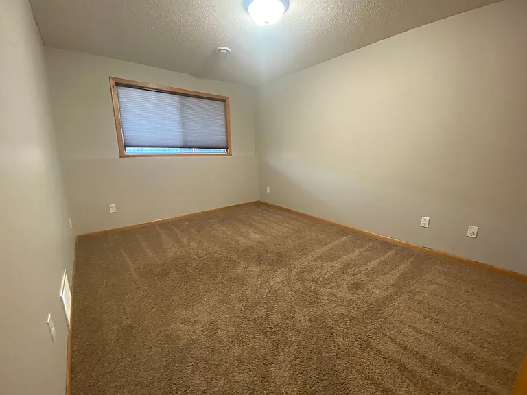 2570 Amber Valley Ct S — Photo 37